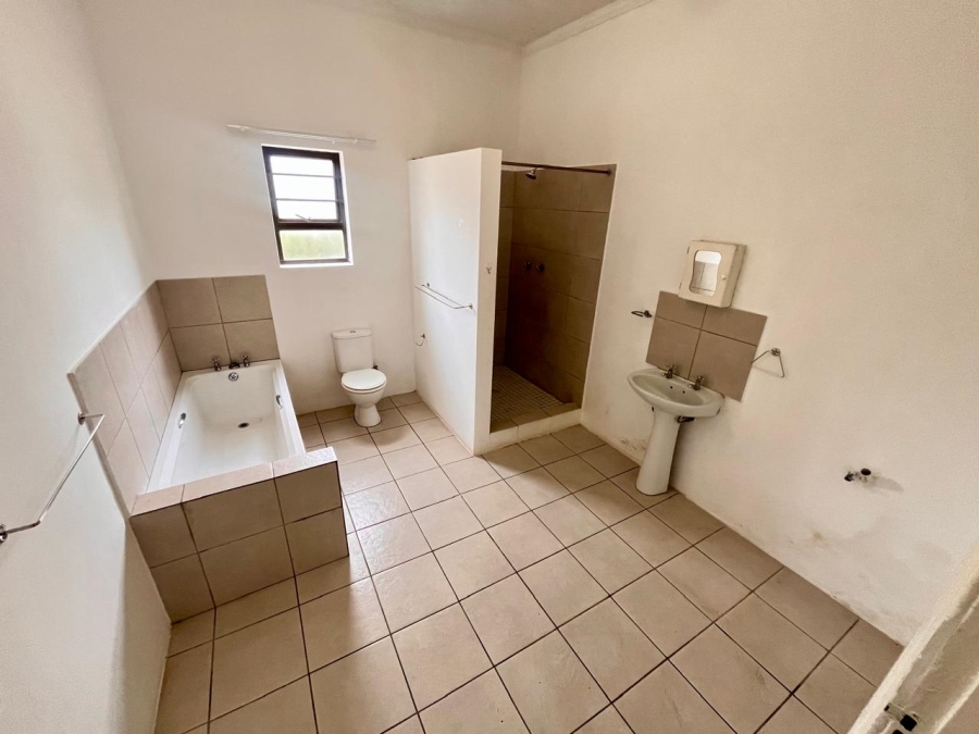 To Let 2 Bedroom Property for Rent in Cambridge Eastern Cape